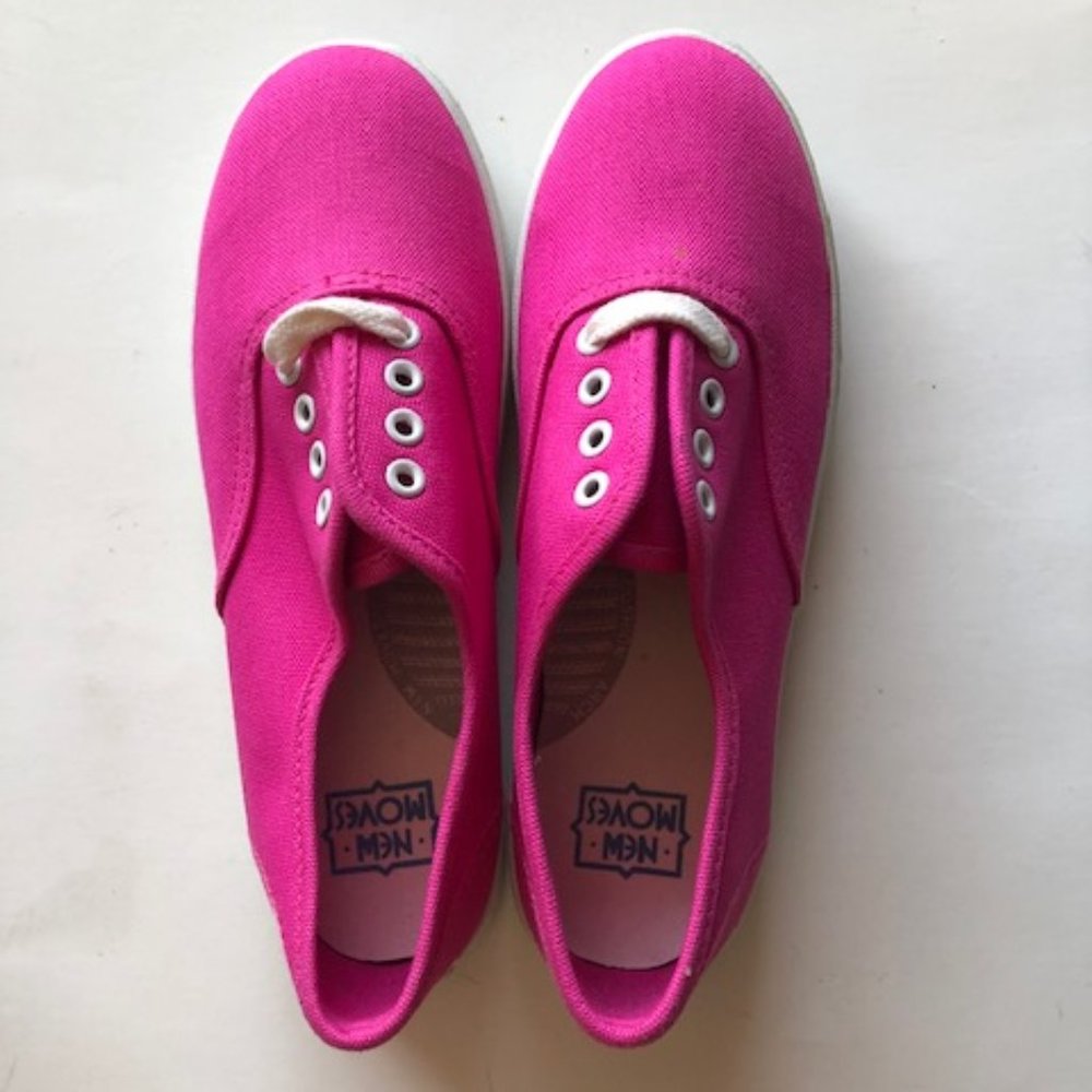 Sneakers Canvas Pink Lace Up. Girl's. Shoes. NWT. Size: 3